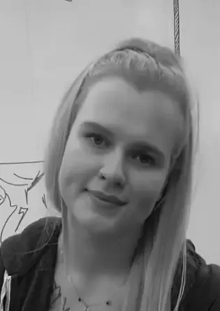 Barberka Angela – kamuflaż siwizny Cover, golenie głowy i pielęgnacja brody w Grodzisku Mazowieckim